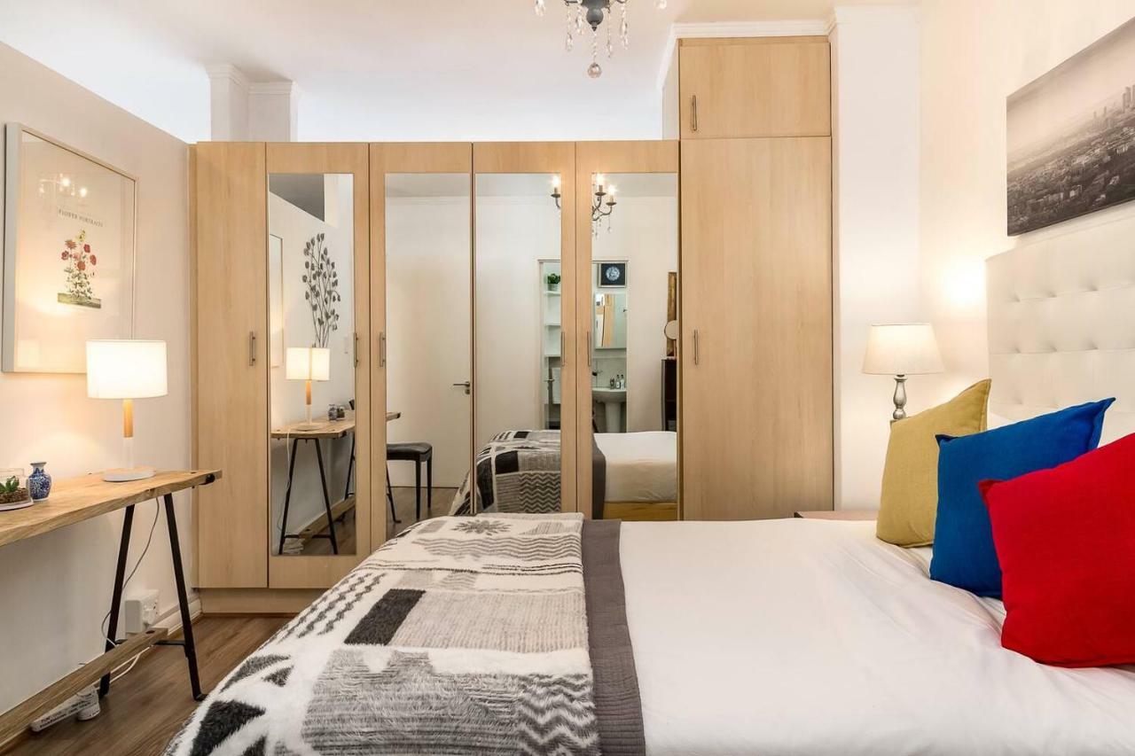 Four Seasons 1110 Apartment Cape Town